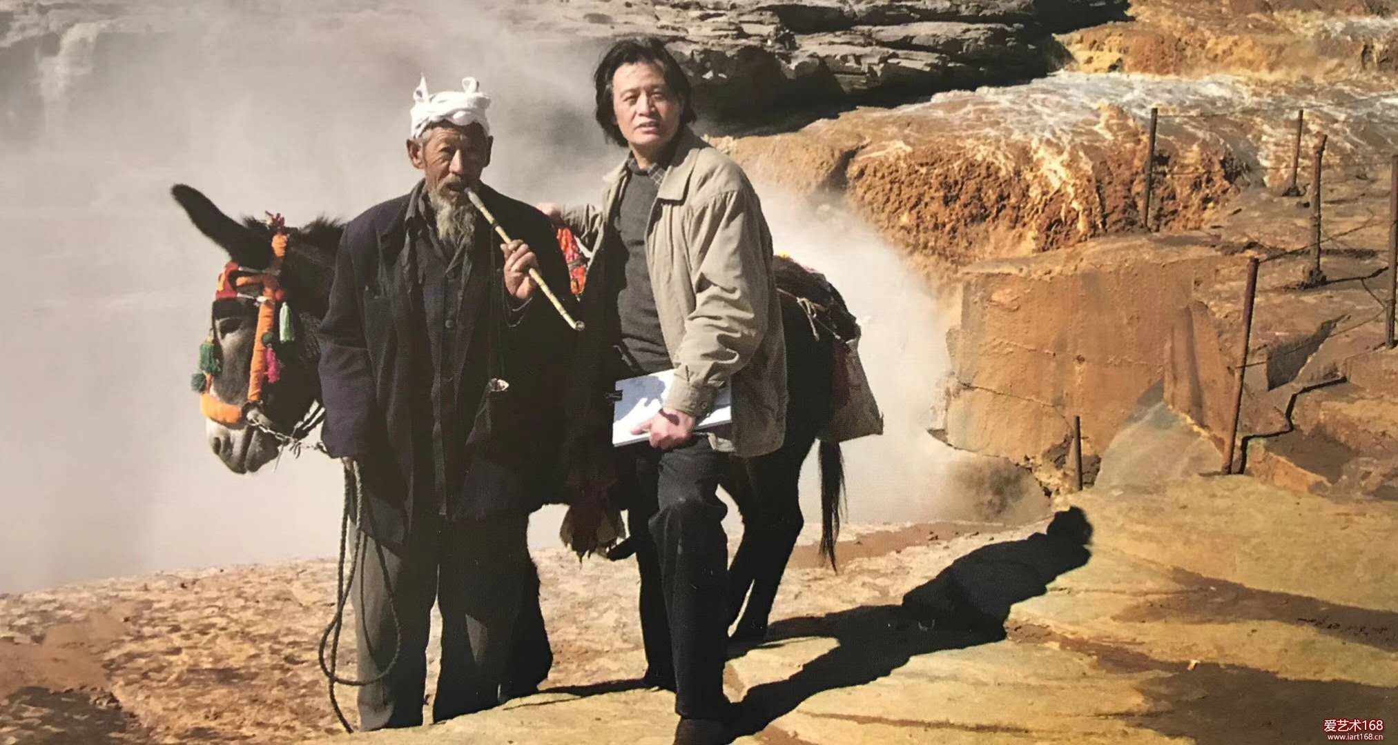  2003年10月  黄河壶口瀑布釆风