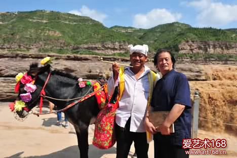 2014年8月。在壶口瀑布采风