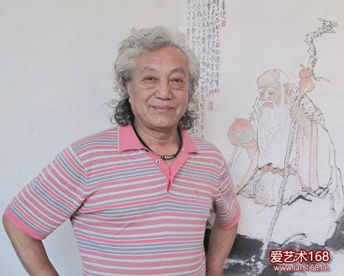 逆水行舟不进则退！生命不息创作不止。——赫兴中