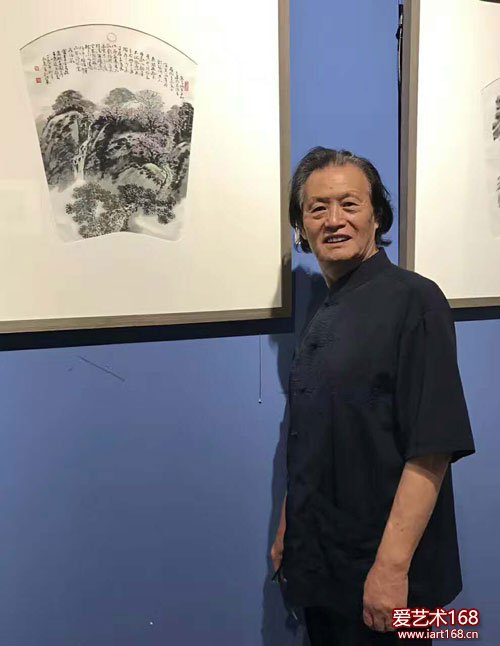 衣惠春山水画作品之️282——巜诗意团扇》